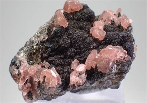 Křemen: vlastnosti, původ, parametry | Eminerals.cz