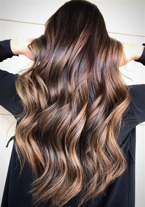 Caramel balayage el mejor color para otoño para morenas y para latinas