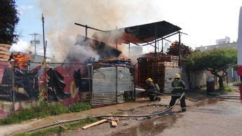 Guadalajara Una Bodega De Tarimas Fue Consumida Por Un Incendio Grupo