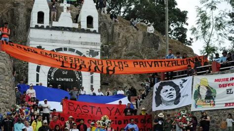 Entre Tristeza Y Rabia Honduras Despide A La Activista Asesinada Berta