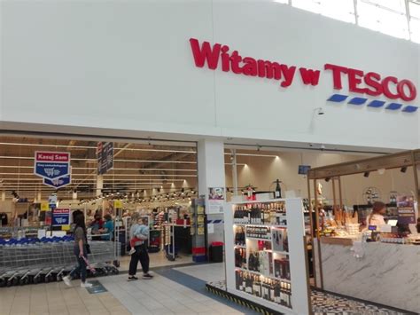 Dwa sklepy Tesco w Warszawie jeszcze nie zostały sprzedane To markety