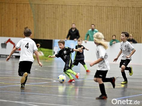 Nachwuchskicker begeistern beim Drei Königs Cup des TSV Kümmersbruck