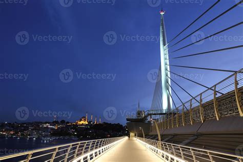 Golden Horn Metro Bridge in Istanbul, Turkey 10293627 Stock Photo at Vecteezy