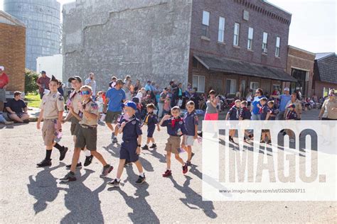 Syndication Dallas County News Members Of Boy Scout Troop 152 Walk In