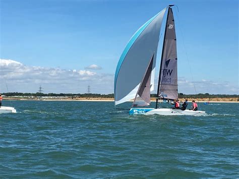 5 Tips On How To Dinghy Race Like A Pro