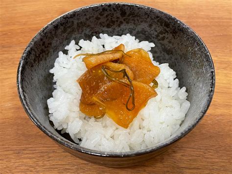 冬の最強「ご飯のお供」！煮込んでから漬ける「やみつきの大根の漬物」はうま味染み染み～でポリポリ食感♪ 『あたらしい日日』 こんな時代の