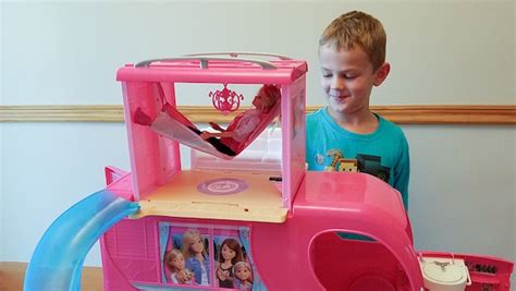 Barbie Pop-Up Camper Review + 1-Minute Video Review