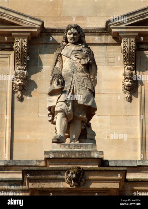 Statue De Colbert Gallerie De Personnalit S De Statues Dans La Cour Du