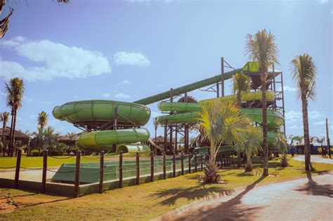 Considerado o maior parque aquático do Brasil Acqualinda é inaugurado