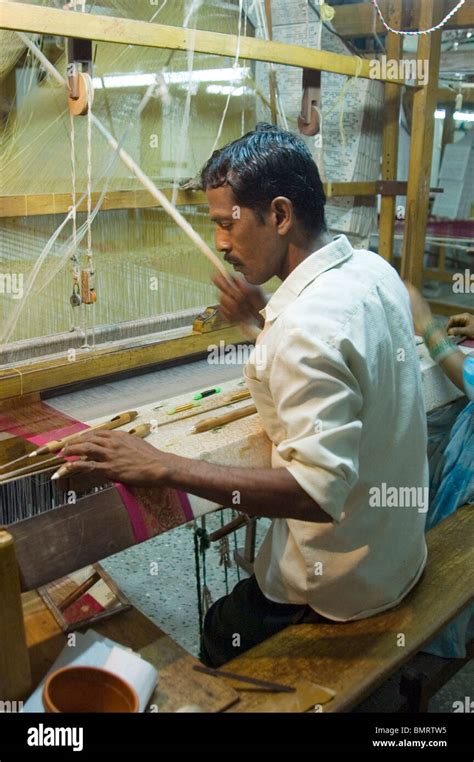 People Weaving Kanchipuram Silk Hi Res Stock Photography And Images Alamy