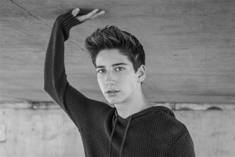 Milo Manheim Girlfriend, Bio, Age Weight, Height, Facts - Super Stars Bio