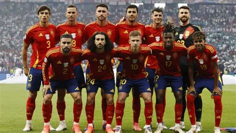 FERVEÇÃO Espanha vence a Inglaterra e se torna primeira