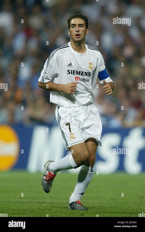 Raul real madrid 2003 hi-res stock photography and images - Alamy