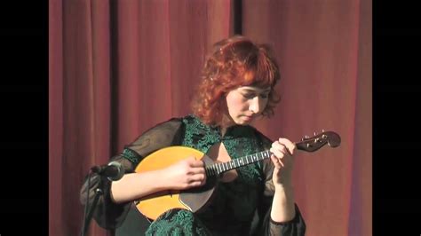 Н. Жихарева (домра) - "Перевоз Дуня держала" - YouTube