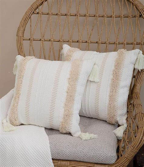 How To Choose Decorative Pillows