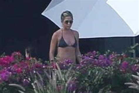 Jennifer Aniston Flaunts Amazing Bikini Body In Mexico