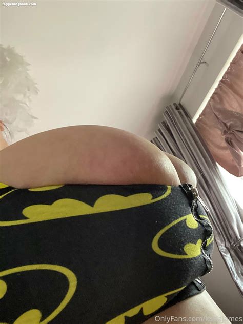 Karlajames Nude OnlyFans Leaks Fappening Page FappeningBook