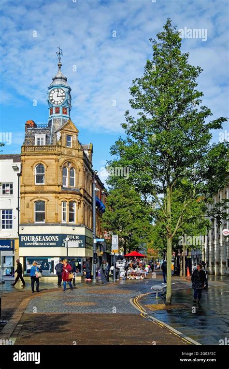 Doncaster Shoppers Hi Res Stock Photography And Images Alamy