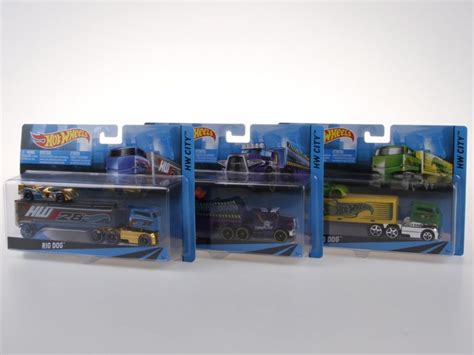Mattel Hot Wheels náklaďák Kouzelný hrad
