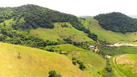 Fazenda Sítio Chácara para venda tem metros quadrados 5 quartos