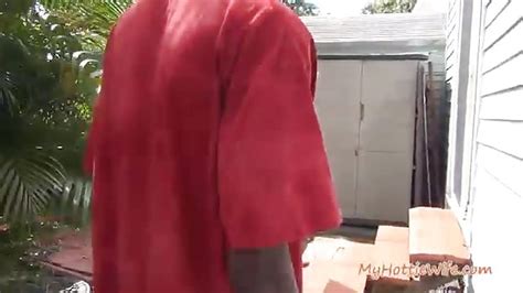 Une MILF Sexy Suce De La Bite Noire Porn