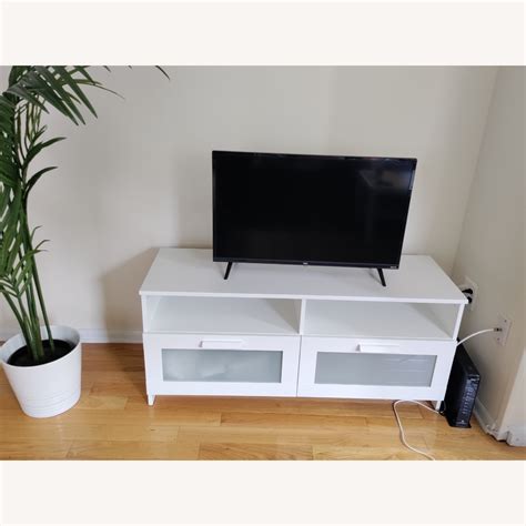 ikea malm tv stand 10