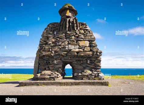 Sculpture Bárður, half troll, legendary figure, Kjartansson, Arnarstapi