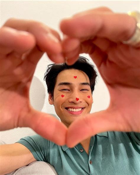 Pin By On Nattawin Wattanagitiphat Happy V Day Cute Gay Couples Handsome Actors