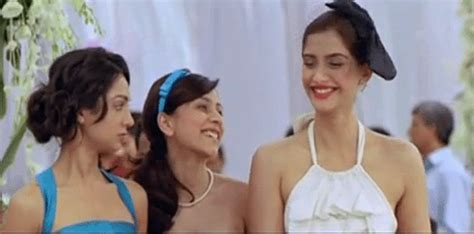 Aisha 2010 Movie – Aisha Movie Review – Sonam Kapoor and Abhay Deol Together in Aisha Movie ...