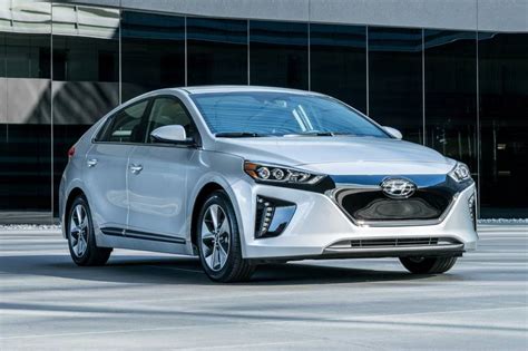 Used 2019 Hyundai Ioniq Electric Hatchback Review Edmunds