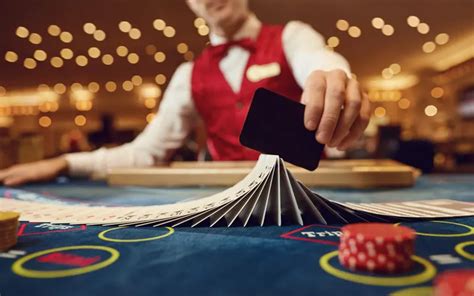 Comment devenir croupier fiche métier diplômes et qualités