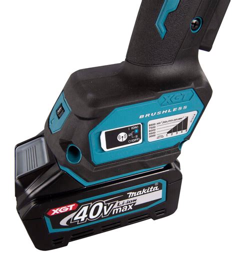 Makita GA029GM201 Akku Winkelschleifer XGT mit 2x BL4040 Ladegerät