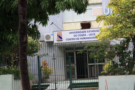 Centro de Humanidades da Uece passa por reforma no retorno às aulas