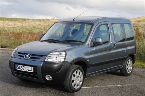 PEUGEOT PARTNER 1 6 COMBI ESCAPADE HDI 5DR Manual For Sale In Bradford