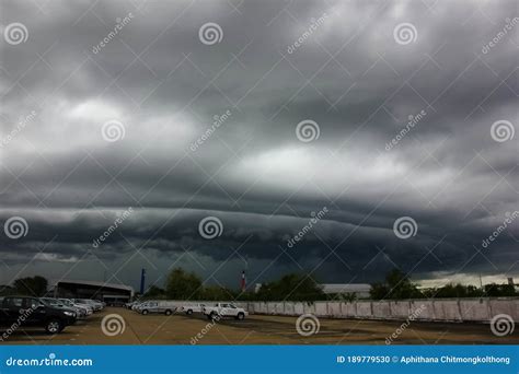 Arcus Cloud or Shelf Cloud before Rain Storm Stock Photo - Image of landscape, people: 189779530