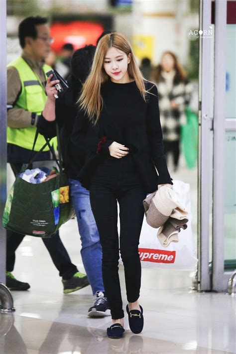 Pin By Jugu On Blackpink Rose Airport Style Blackpink Fashion Girls