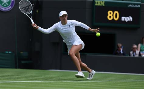 Iga Swiatek starts crucial Wimbledon campaign with win