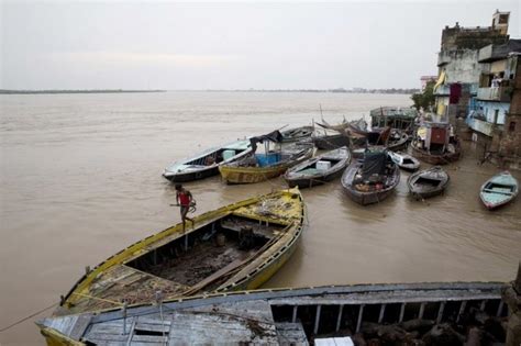 India Ganges Floods Break Previous Records Bbc News