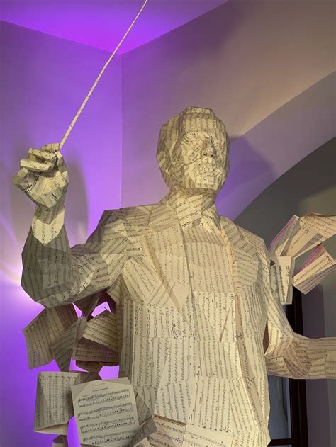 Чайковский из листов с нотами | Пикабу