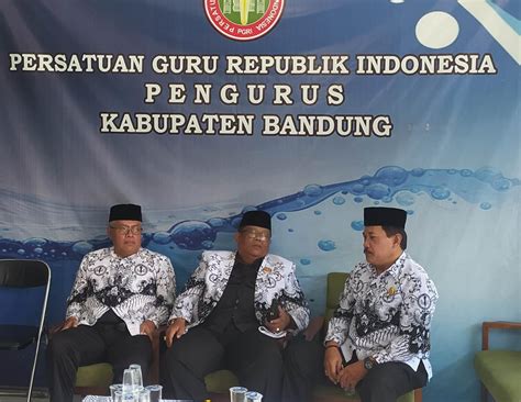 Sikap Pgri Kabupaten Bandung Beserta Pgri Jabar Dukung Ketum Unifah