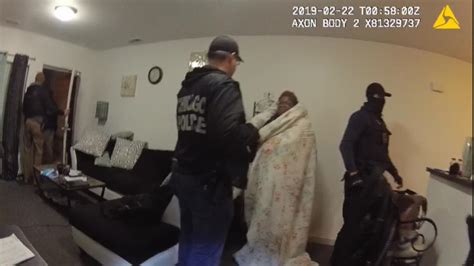 Body Cameras Show Botched Chicago Raid WNKY News 40 Television