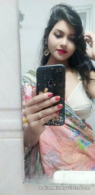 Ma Behen Cute Desi Teen Showing Sweet Boobs To Boyfriend Porn Pic