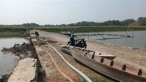 Air Waduk Kedungombo Surut Jembatan Dan Makam Kembali Muncul