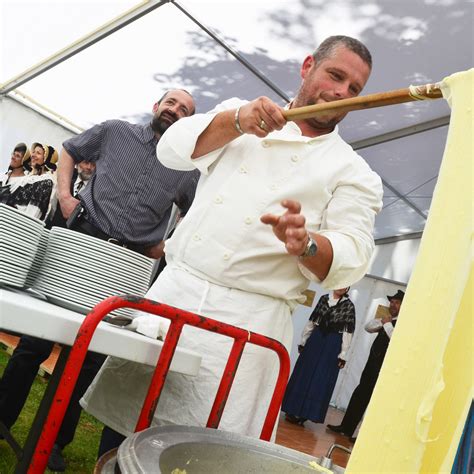 Cyril Lignac donne sa recette pour un aligot crémeux