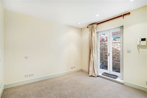 New kings road traffic is shifting due to major utility repairs 20