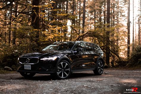 Review: 2020 Volvo V60 T5 Cross Country - M.G.Reviews