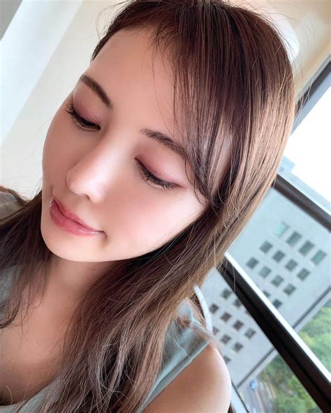 清水愛美さんのインスタグラム写真 清水愛美instagram「友達にプレゼントして貰ったコスメ💓 色も可愛いっっ ️ 肌馴染みし