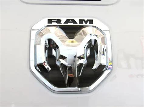 Emblema Dodge Ram Tapa Trasera Batea 2019 2020 2021 2022 En Venta En