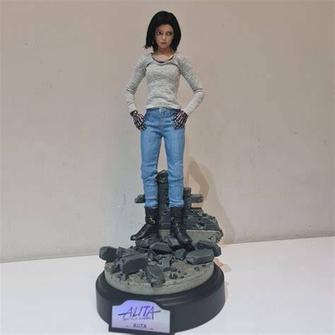 Hot Toys Alita With Rooted Hair And Extras Clothing Hobbies Toys Toys Games On Carousell