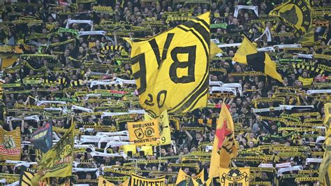 Spettacolo Del Borussia Dortmund Gol Al Colonia Le Immagini Pi